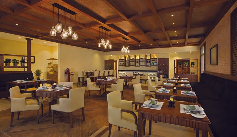 middle-east-holidays-ras-al-khaimah-doubletree-by-hilton-resort-spa-marjan-island-hotel-vespa